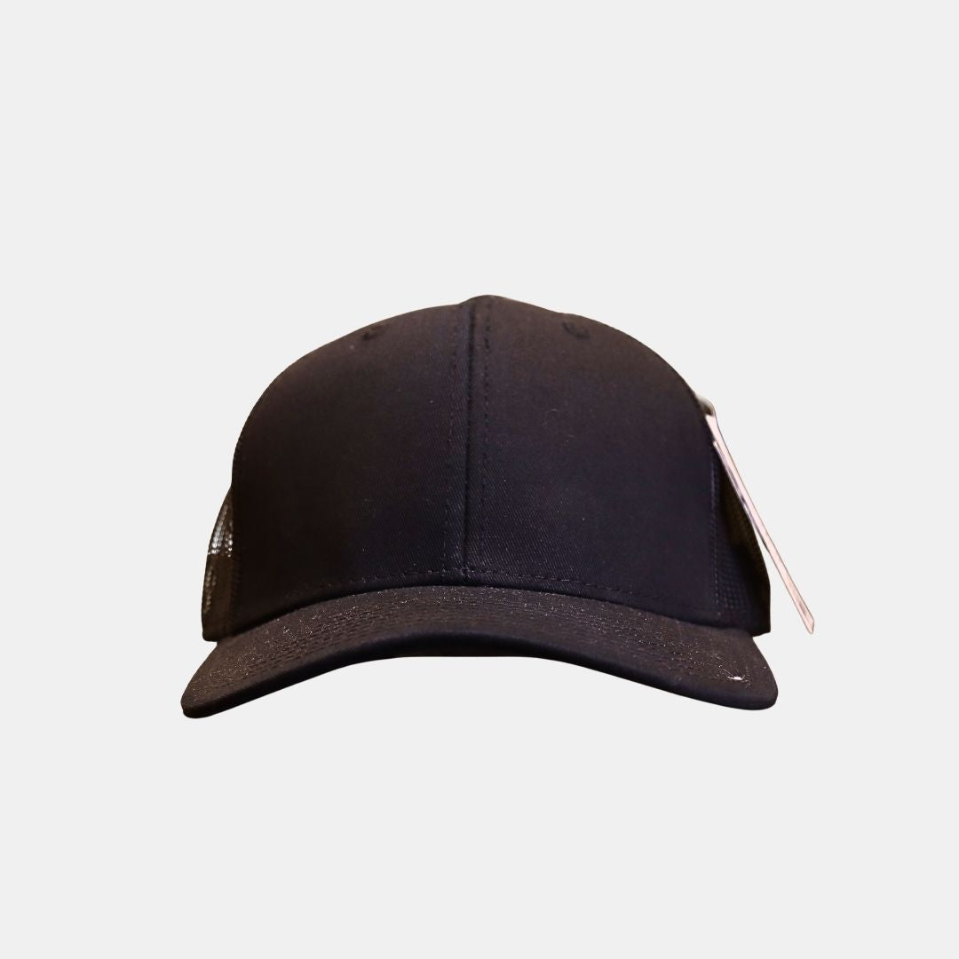 Men’s black baseball cap front view classic casual design