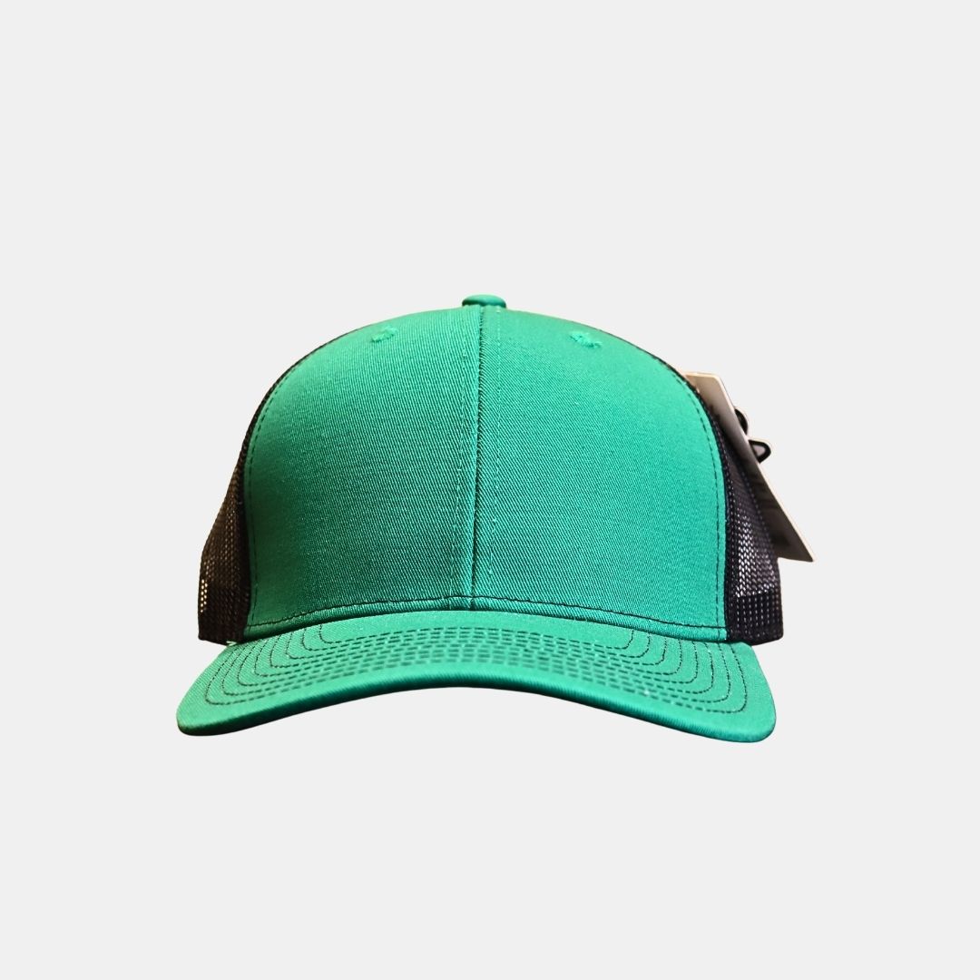Men’s green baseball cap front view casual stylish design